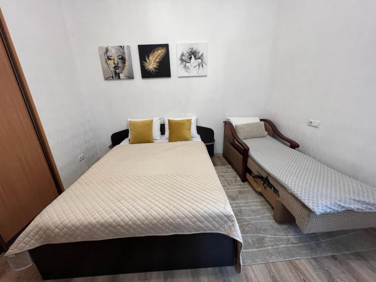 Cozy Apartment Near The Lviv National Opera Exterior foto